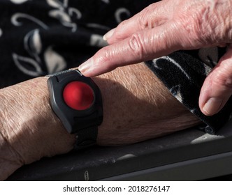 Medical Alert Bracelet With Emergency Button For Elderly People In Home Nursing