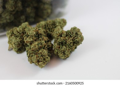 Medical Marijuana Hybrid Strain Buds