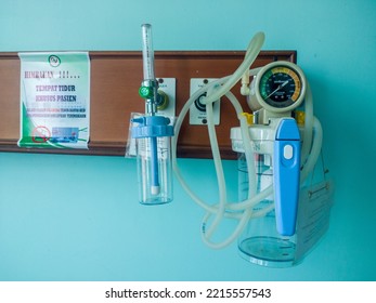 Medical Oxygen Flowmeter Tube To Assist Respiratory Therapy Of Patients From Acute Respiratory Diseases. 18 October 2022, Bontang, East Kalimantan, Indonesia