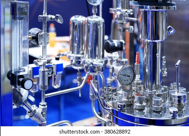 Medical pharmacology laboratory for chemical analysis reactor