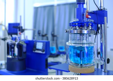 Medical pharmacology laboratory for chemical analysis reactor