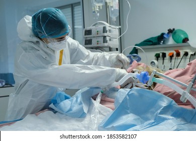  A medical staff member works at the intensive care unit for patients suffering from the coronavirus disease (COVID-19) in Thoracic Diseases Hospital of Athens in Greece on November 5, 2020.