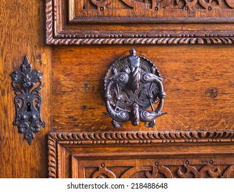 4,503 Heavy wooden door Images, Stock Photos & Vectors | Shutterstock