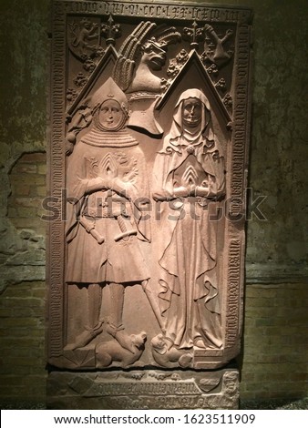MEDIEVAL COUPLE CARVED IN STONE AND CLAY