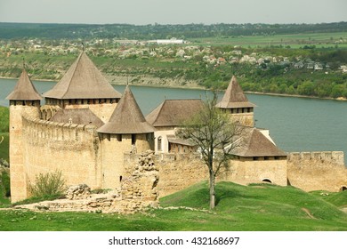 Medieval fortress in village - Shutterstock ID 432168697