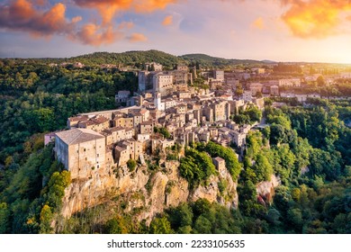 Medieval Pitigliano town over tuff rocks in province of Grosseto, Tuscany, Italy. Pitigliano is a small medieval town in southern Tuscany, Italy.