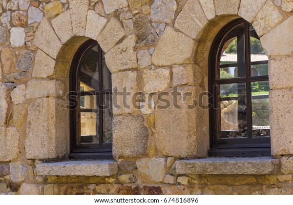 Resin 28mm Open Fantasy Medieval Windows Arch Stone Effect 