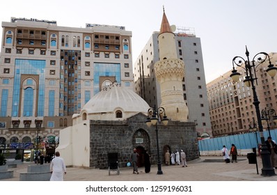Medina Saudi Arabia Dec 07th 2018 An Old Mosque Of Syaidina Abu Bakar Medina Saudi Arabia Dec 07th 2018 An Old Mosque Of Syaidina Abu Bakar