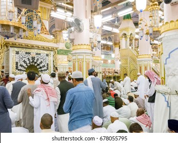 1,096 Interior masjid nabawi Images, Stock Photos & Vectors | Shutterstock