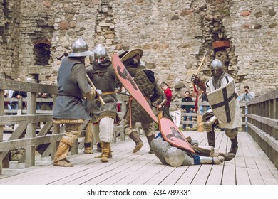 Medival Festival In Livonian Castle, Cesis, Latvia, Medival Fight, 2015 Year. Knight Festival Held Once A Year.
