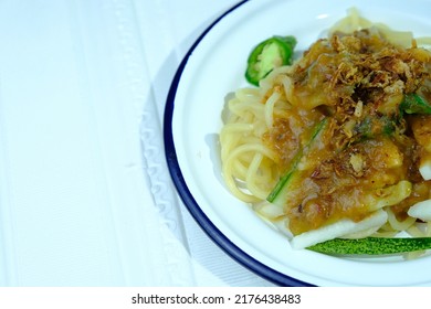 Mee Rojak Is Malaysia Indian Food Of Noodle With Peanut Sauce. One Of Very Famous Food In Asia.