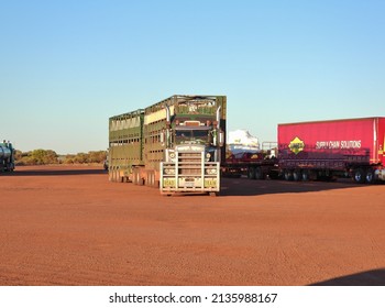 Meekatharra, Western Australia, 11,27,2021.
Australian Road Trains Going About Their Business Carrying Huge And Heavy Loads All Over The Country.