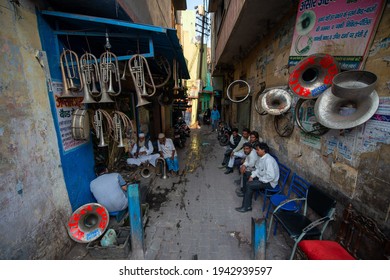 Meerut, Uttar Pradesh, India- 24 September 2018: Oldest Repair Shop Of Wedding Band Brass Instruments At Jali Kothi Area In Old Meerut City Western Uttar Pradesh.