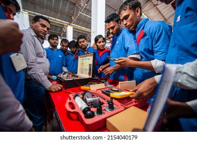 Meerut, Uttar Pradesh, India- April 22 2015: Student In Auto Repairing Training Class, At Government Industrial Training Institute.