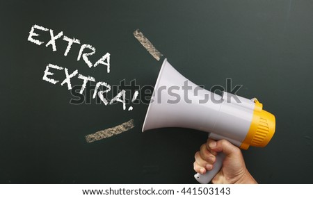 megaphone with text extra extra