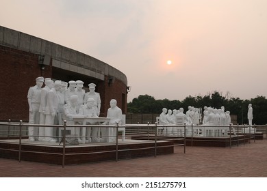 Meherpur, Bangladesh- April 30, 2022: Based On The History Of The Liberation War Of Bangladesh In 1971, The Statue Was Erected In The Historic Mujibnagar Of Meherpur District.