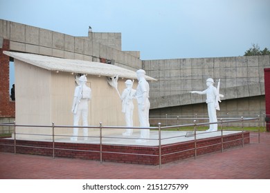 Meherpur, Bangladesh- April 30, 2022: Based On The History Of The Liberation War Of Bangladesh In 1971, The Statue Was Erected In The Historic Mujibnagar Of Meherpur District.