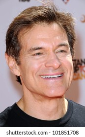 Mehmet Oz At The 2010 Stand Up To Cancer, Sony Studios, Culver City, CA. 09-10-10