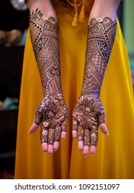 Mehndi Hand design