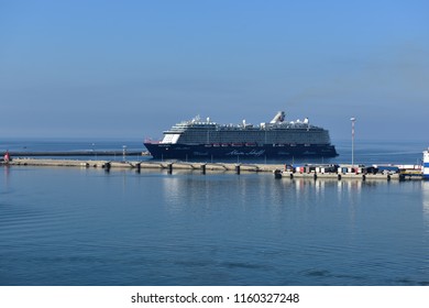 Imágenes Fotos De Stock Y Vectores Sobre Schiff Shutterstock