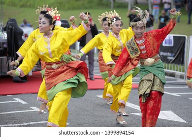 Melaka, Malaysia - March 12,2019 : Malaysian traditional dancer doing their performance.