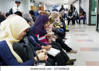 melaka. malaysia. november 2019. people Que for turn at hospital.