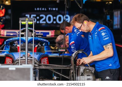 MELBOURNE, AUSTRALIA - APRIL 9: BWT Alpine F1 Team Mechanics At The 2022 Australian Formula 1 Grand Prix On 9th April 2022