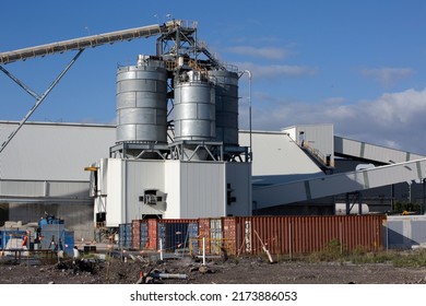 Melbourne, Australia - December 10, 2021:  Cement Manufacturing Factory In The Inner Industrial Western Suburbs Of Melbourne, Australia.