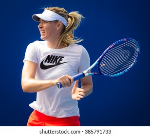 MELBOURNE, AUSTRALIA - JANUARY 25 : Maria Sharapova during practice at the 2016 Australian Open