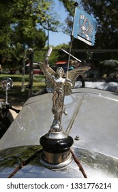 MELBOURNE, AUSTRALIA - JANUARY 26, 2019: Vauxhall Hood Ornament On Display At 2019 Royal Automobile Club Of Victoria Australia Day Heritage Vehicle Showcase In Melbourne