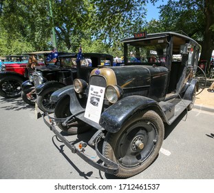 MELBOURNE, AUSTRALIA - JANUARY 26, 2019: Fiat 501 Taxi On Display At 2019 Royal Automobile Club Of Victoria Australia Day Heritage Vehicle Showcase In Kings Domain Gardens.