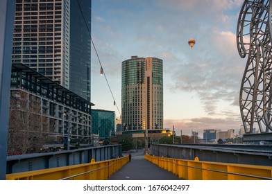 Melbourne, Australia - June 18, 2017: Melbourne Cityscape With Crown Casino And Entertainment Complex Buildng And Hotair Balloon In The Air 