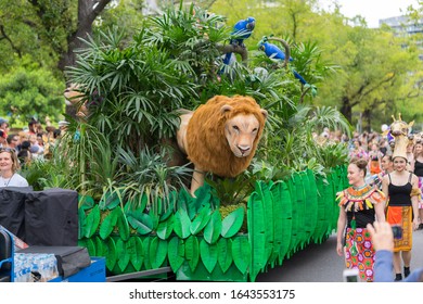 Melbourne, Australia - Mar 14, 2016: The Annual Moomba Parade On St Kilda Road