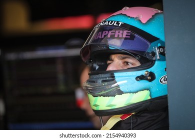 MELBOURNE, AUSTRALIA - MARCH 15: Daniel RICCIARDO
Of Renault Sport F1 Team In The Pitlane During 2nd Practice On Day 2 Of The 2019 Formula 1 Australian Grand Prix