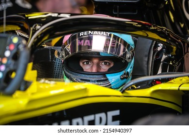 MELBOURNE, AUSTRALIA - MARCH 15: Daniel RICCIARDO
Of Renault Sport F1 Team In The Pitlane During 2nd Practice On Day 2 Of The 2019 Formula 1 Australian Grand Prix