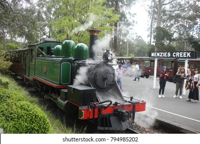 Melbourne, Australia - November 10, 2016: An Vintage Steam Train Is Parking At Menzies Greek Station. Many Tourists Are Site Seeing And Waiting For The Train At The Platform.