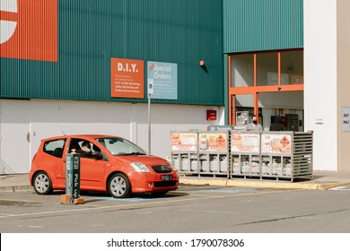 Melbourne, Victoria - August 5th 2020: A Car Parked In The Bunnings Online Click And Collect Order Pick Up Zone During Stage Four Lockdown Melbourne Australia During The Corona COVID-19 Virus Pandemic