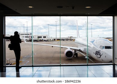 MELBOURNE, VICTORIA/AUSTRALIA, MARCH 17TH: Image Of A Virgin Australia Passenger Airliner Taxiing At Melbourne Airport On 17th March, 2014 In Melbourne