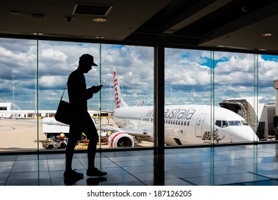 MELBOURNE, VICTORIA/AUSTRALIA, MARCH 17TH: Image Of A Virgin Australia Passenger Airliner Taxiing At Melbourne Airport On 17th March, 2014 In Melbourne