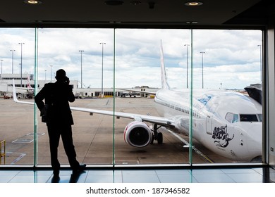 MELBOURNE, VICTORIA/AUSTRALIA, MARCH 17TH: Image Of A Virgin Australia Passenger Airliner Taxiing At Melbourne Airport On 17th March, 2014 In Melbourne