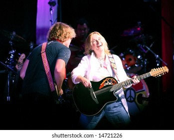 Melissa Etheridge Performing Live In Atlantic City, Nj At The Borgata Hotel And Casino On July 4th, 2008