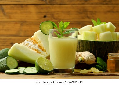  melon and cucumber smoothies in glass