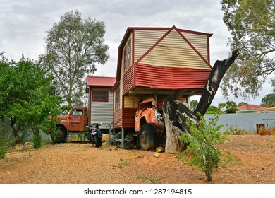 MELROSE, SA, AUSTRALIA - NOVEMBER 
 11: Funny Concept For Accommodation, Home On Old Truck In The Tiny Village In South Australia, On November 11, 2017 In Melrose, Australia