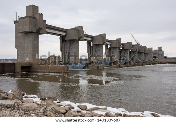 Melvin Price Lock Dam Mississippi River Stock Photo 1401839687 ...