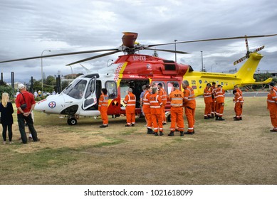 Members Of NSW State Emergency Service Or SES In Coffs Harbour Australia As On 1 Feb 2018. Volunteers Emergency And Rescue Service. Personnel Of State Emergency Service With Westpac Rescue Helicopter