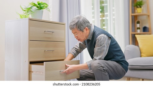 4 638件の Rummage の画像 写真素材 ベクター画像 Shutterstock