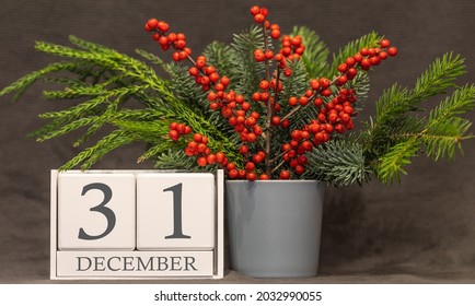 Memory and important date December 31, desk calendar - winter season.