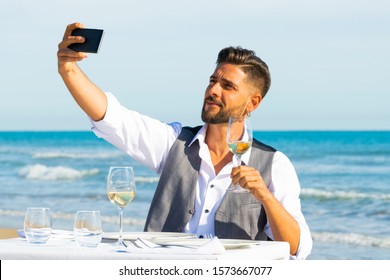 903 Selfie Maldives Images, Stock Photos & Vectors | Shutterstock