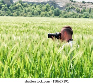 Men take a photo about beautiful landscape