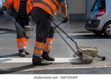 1 622 Cross Road Painting Images Stock Photos Vectors Shutterstock   Men Work On Road Painting 260nw 2067191693 